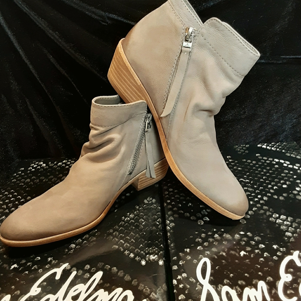 BNWT SAM EDELM TAN ANKLE BOOTIES